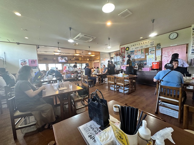 ちょーでーぐぁ 店内 テーブル席 カウンター席 座敷