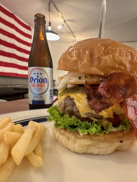 北谷 ハンバーガー ベーコンチーズバーガー